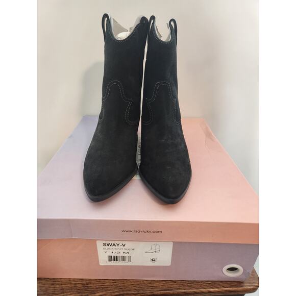 Lisa Vicky Nordstrom Suede Pointed black toe bootie in women's size 7.5 - Picture 2 of 6